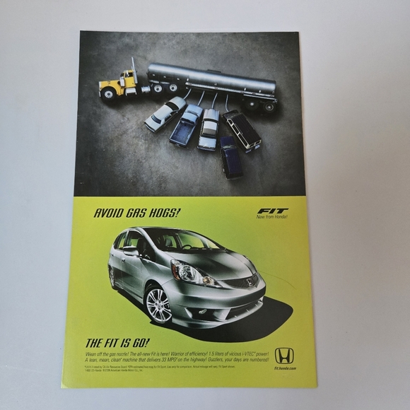 Marvel She-Hulk Comic Book - Picture 4 of 6